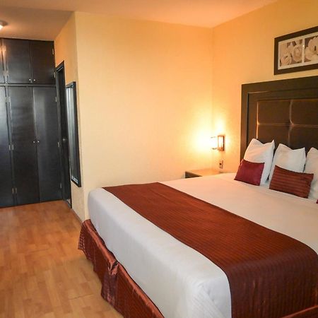 Hotel Santa Irene グアダラハラ エクステリア 写真