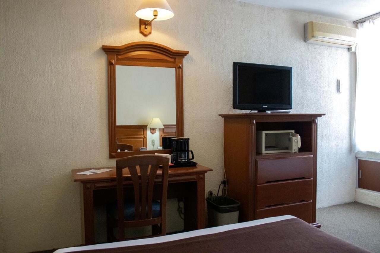 Hotel Santa Irene グアダラハラ エクステリア 写真