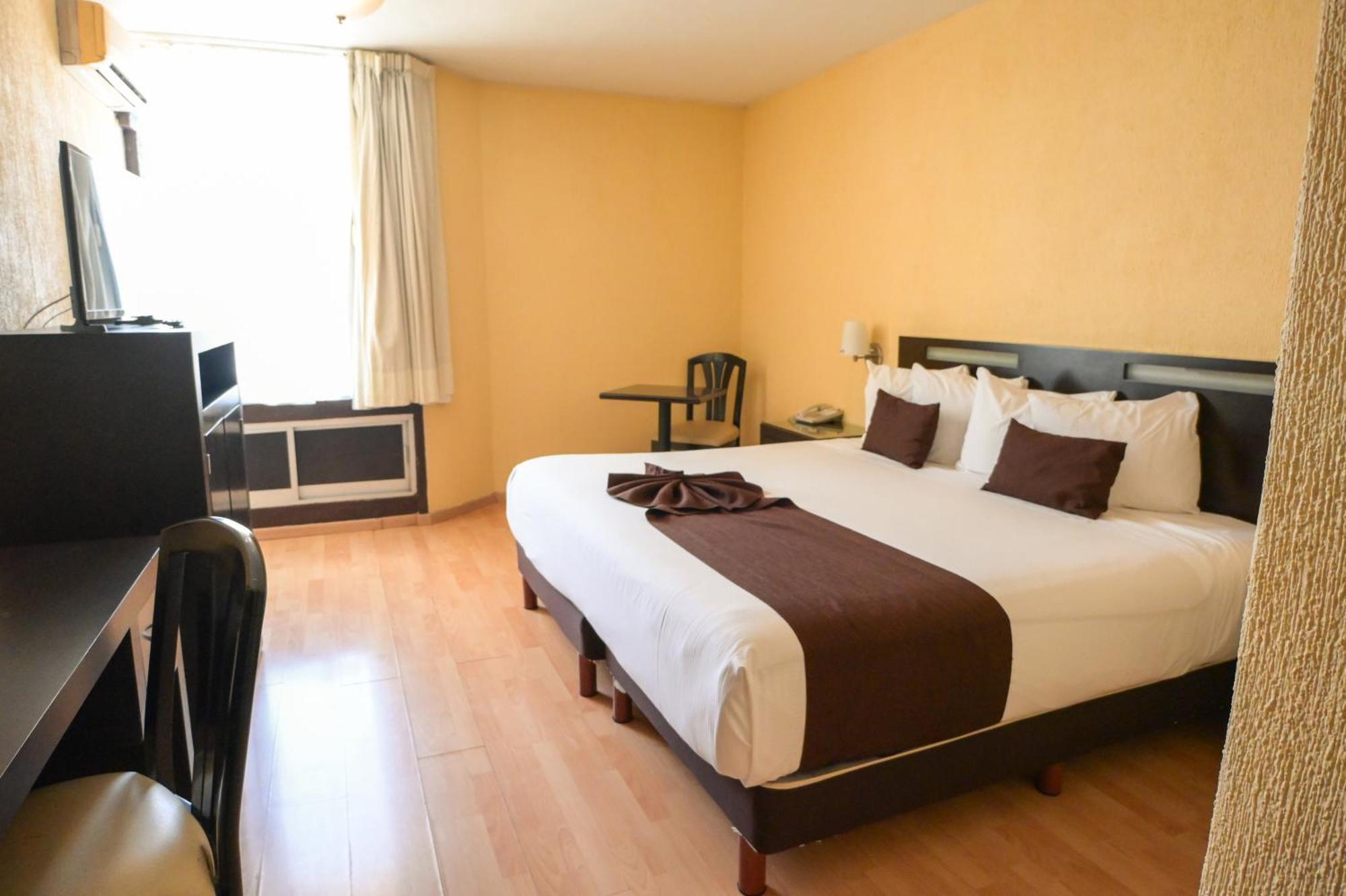 Hotel Santa Irene グアダラハラ エクステリア 写真