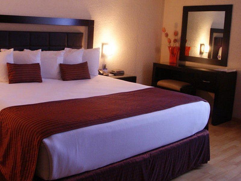 Hotel Santa Irene グアダラハラ エクステリア 写真