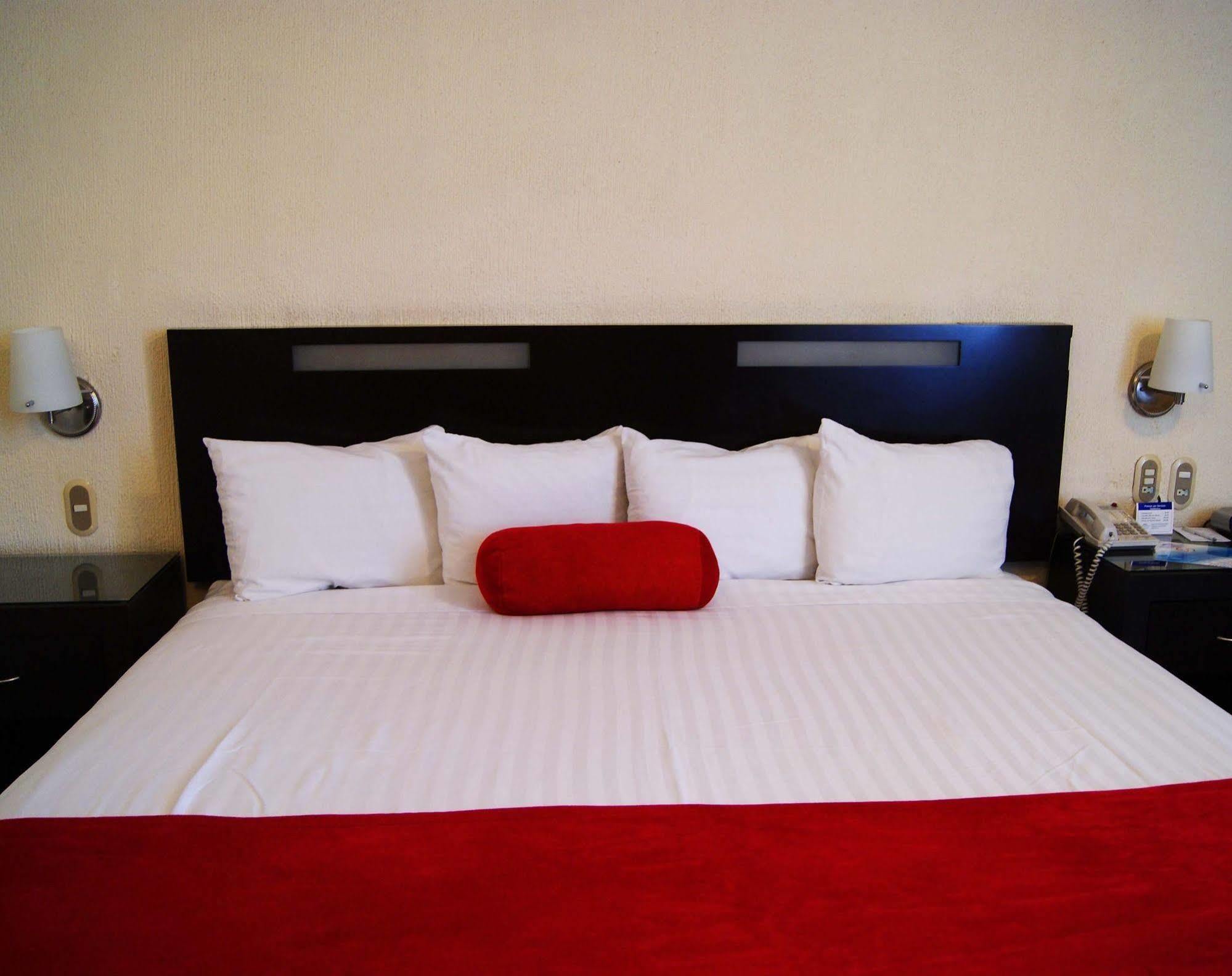 Hotel Santa Irene グアダラハラ エクステリア 写真