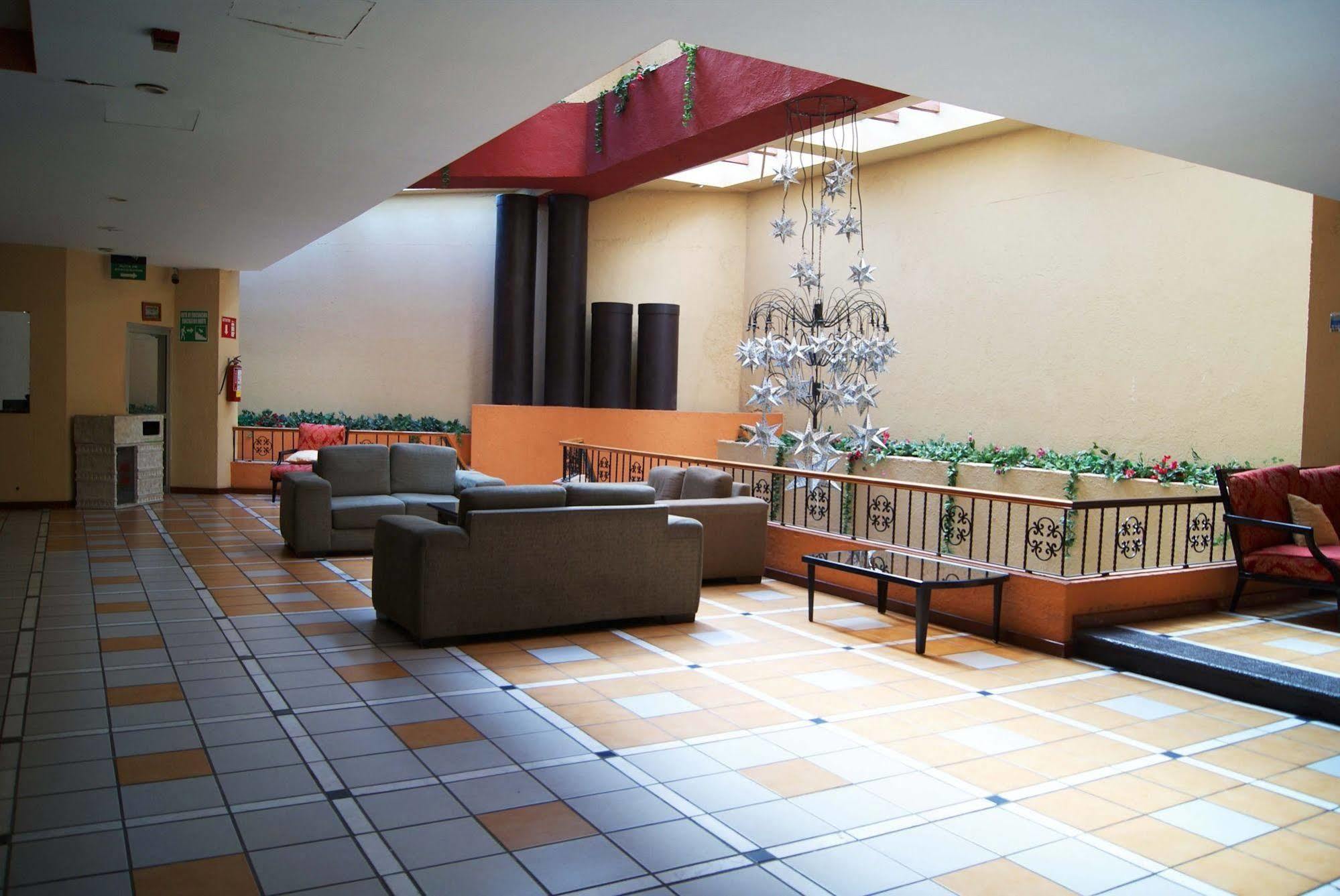 Hotel Santa Irene グアダラハラ エクステリア 写真