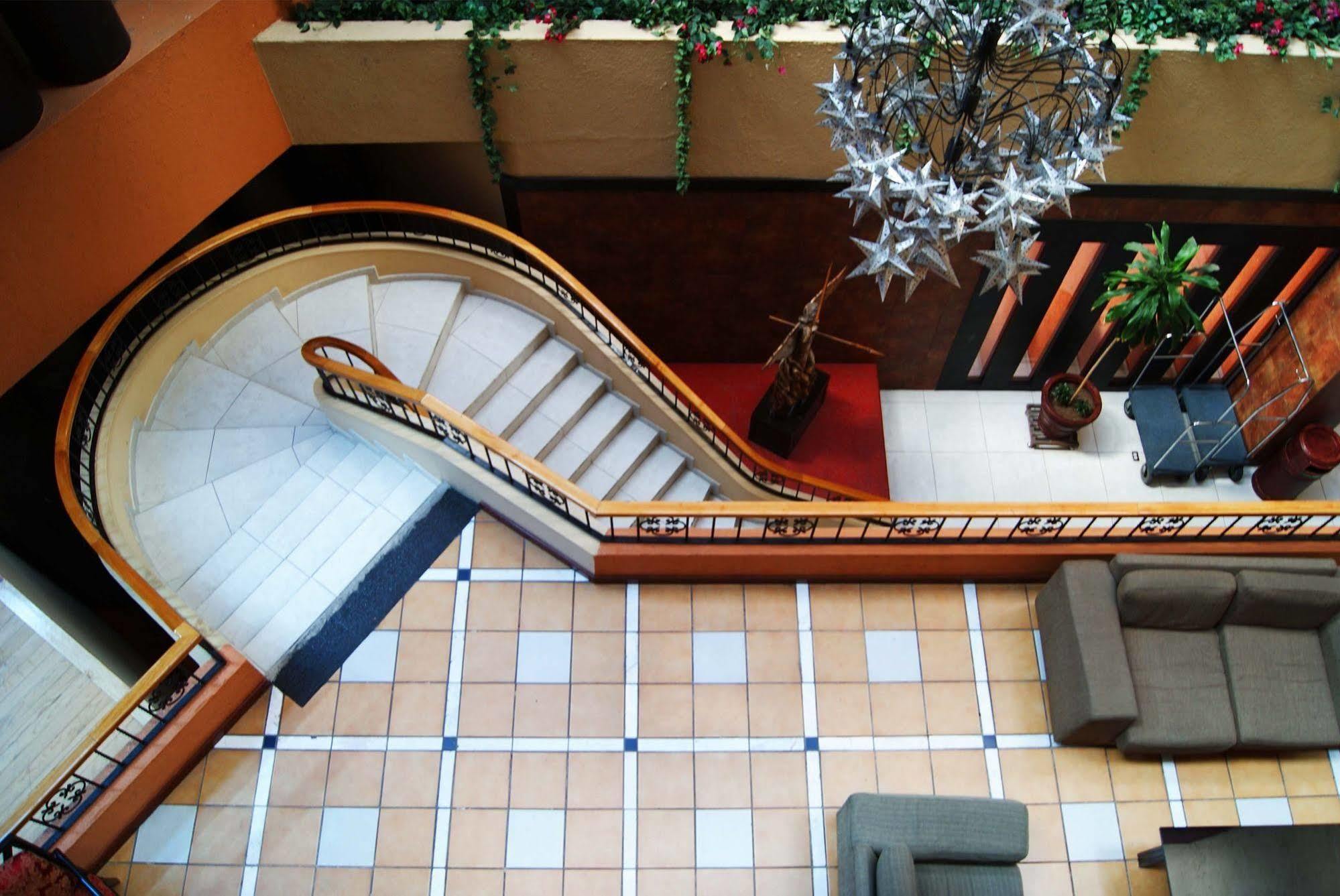 Hotel Santa Irene グアダラハラ エクステリア 写真