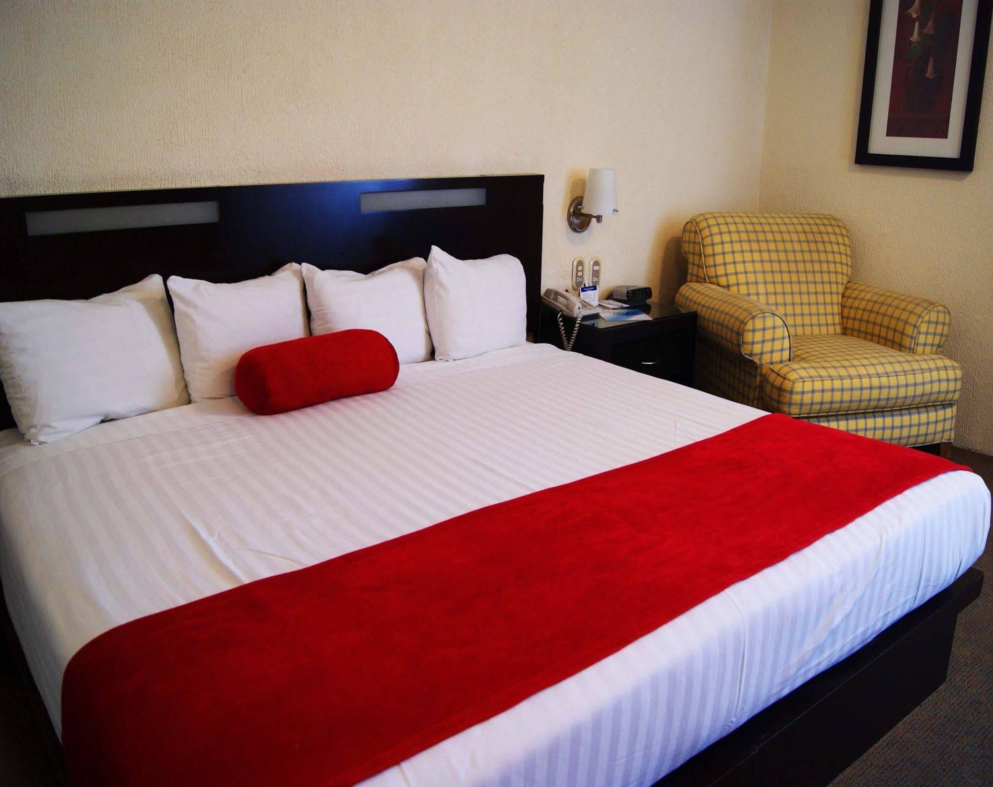 Hotel Santa Irene グアダラハラ エクステリア 写真